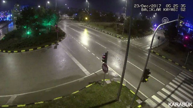 Trafik kazaları MOBESE kameralarına yansıdı - KARABÜK