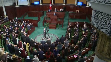 Le Printemps arabe n'est pas terminé, dit Macron à Tunis