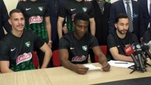 Denizlispor’da 8 futbolcu imza attı-Denizlispor’da toplu imza töreni