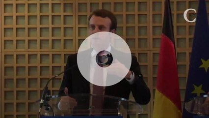 Quand Brigitte Macron papote avec les ministres à la sortie du conseil