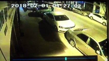 Sarhoş genç 10'a yakın araca böyle zarar verdi