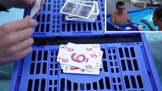 SFIDA IN PISCINA a HULO SPLASH: gioco di carte ACQUATICO