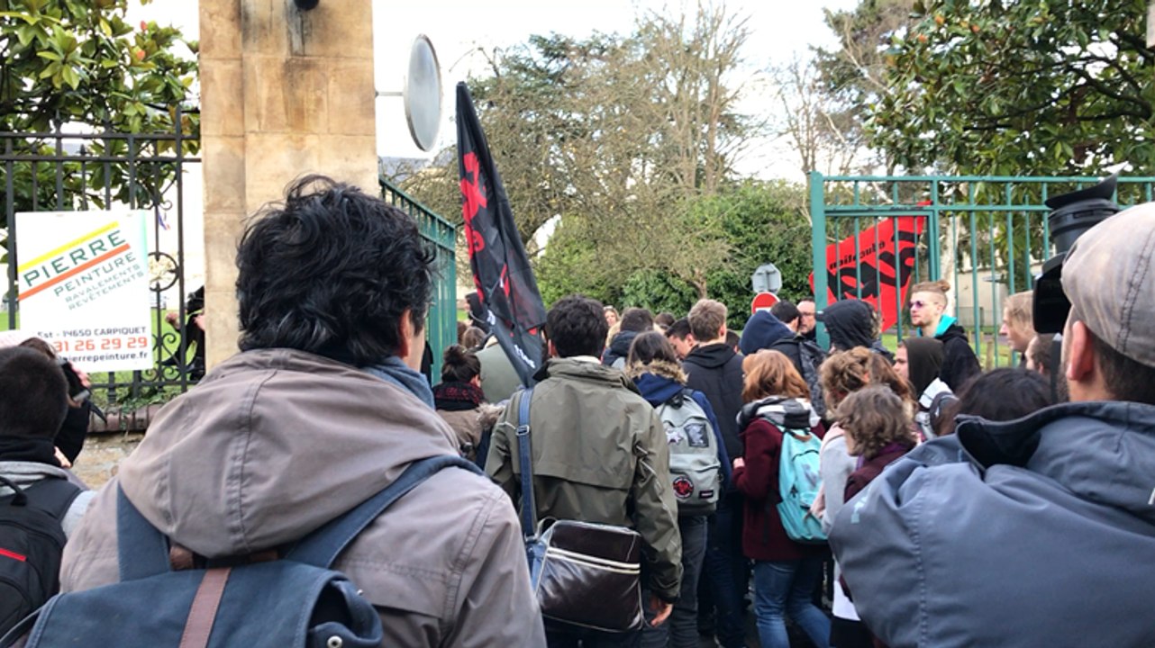 Lycéens et étudiants manifestent