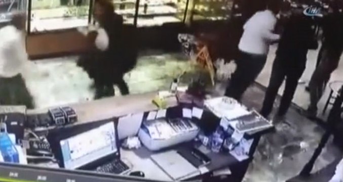 Başkentteki Patlama Sırasında Yaşanan Panik, Kameralara Yansıdı