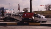 Gaziantep-Otomobil Kazada Hurdaya Döndü, Sürücü Yara Almadan Kurtuldu