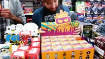 Unboxing FUTURAMA KidRobot Blind Boxes at Zapp Comics Box