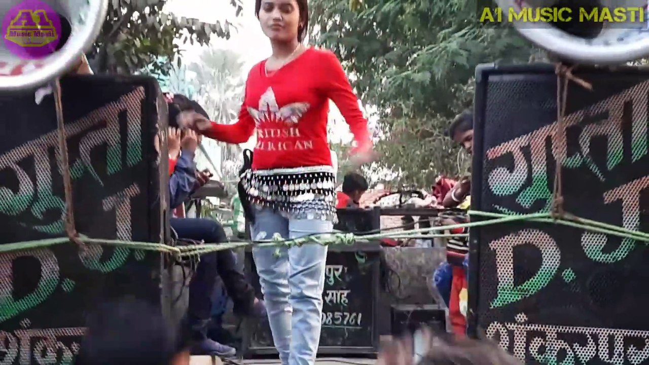 Arkestra_video_song_new_2017_-_ऐ_सैया_दुबई_घरे_चली_आई_-_Orchestra_dance_bhojpuri