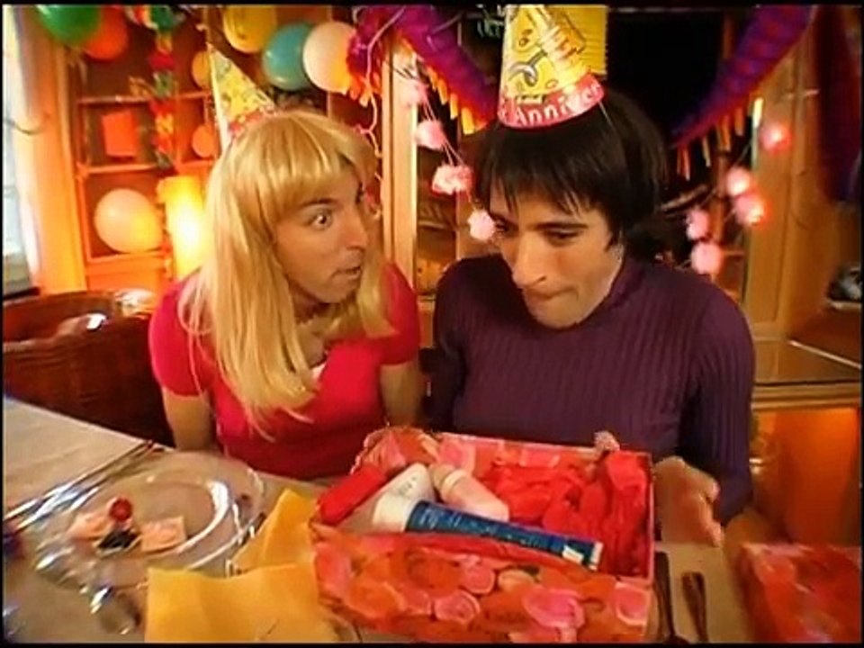 Samantha Oups prépare un anniversaire… catastrophe en vue ! 🎂🎈(Partie 2)