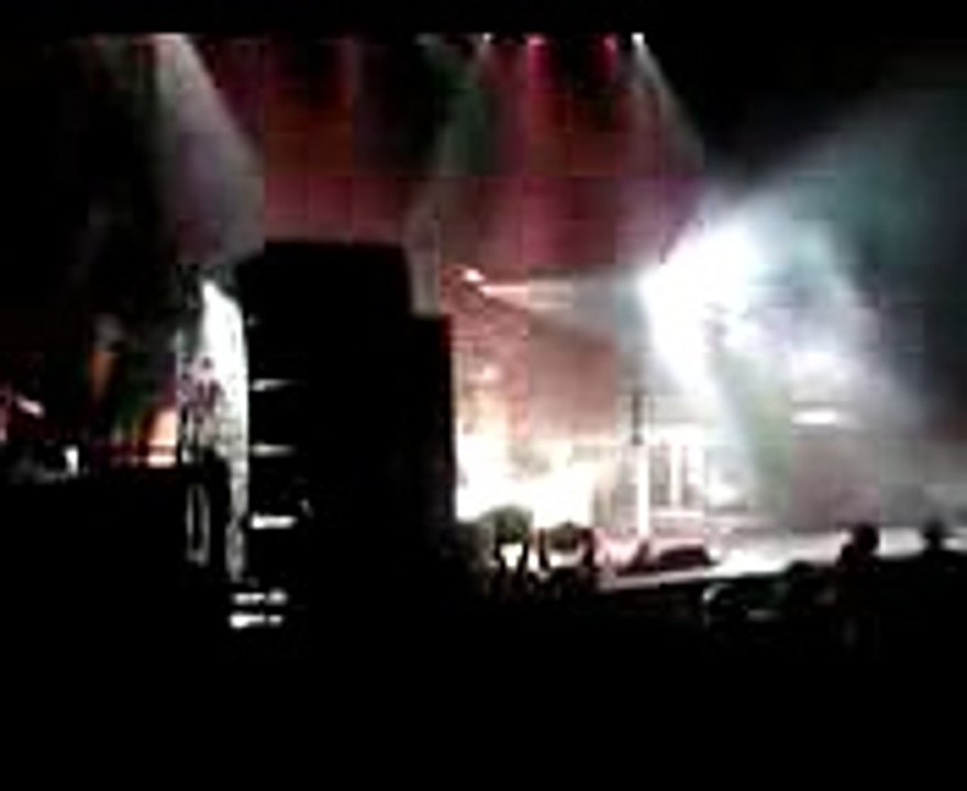 Muse - Apocalypse Please, Philadelphia Liacouras Center, 04/15/2005