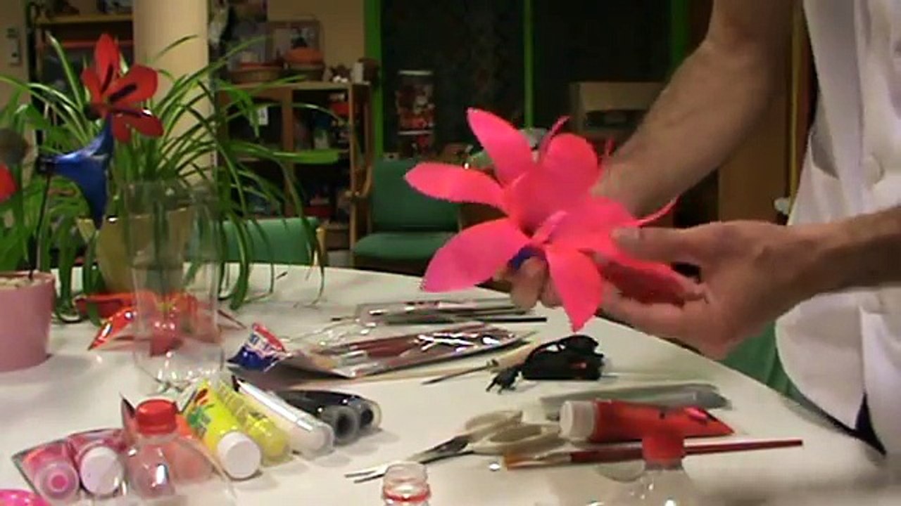 Flores con botellas de plástico en 10 minutos.mpg