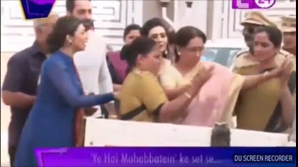 Yeh Hai Mohabbatein : Raman helps Ishita : on the Set - 5 February 2018