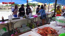 Crabs and Shrimps River Prawns | Seafood Street Food Thailand ** WARNING Alive Fresh ***