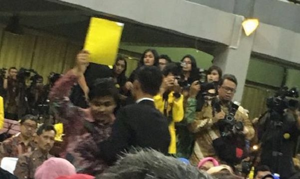 Mahasiswa Beri “Kartu Kuning”, Jokowi Tak Tersinggung