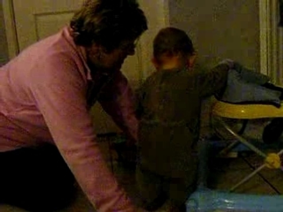 jeux avec sa grand mère !!