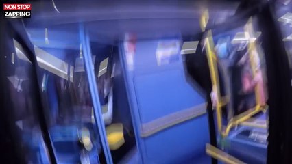 Un motard se fait enfermer dans un bus par le chauffeur (vidéo)