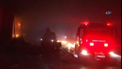 Kağıt ve Ambalaj Deposunda Yangın Çıktı: 4 İşçi Yaralandı