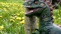 Big Indominus Rex vs Giganotosaurus. Dinosaurs Toys Battle