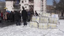 300 Sığınmacıya Kışlık Giysi ve Battaniye Yardımı