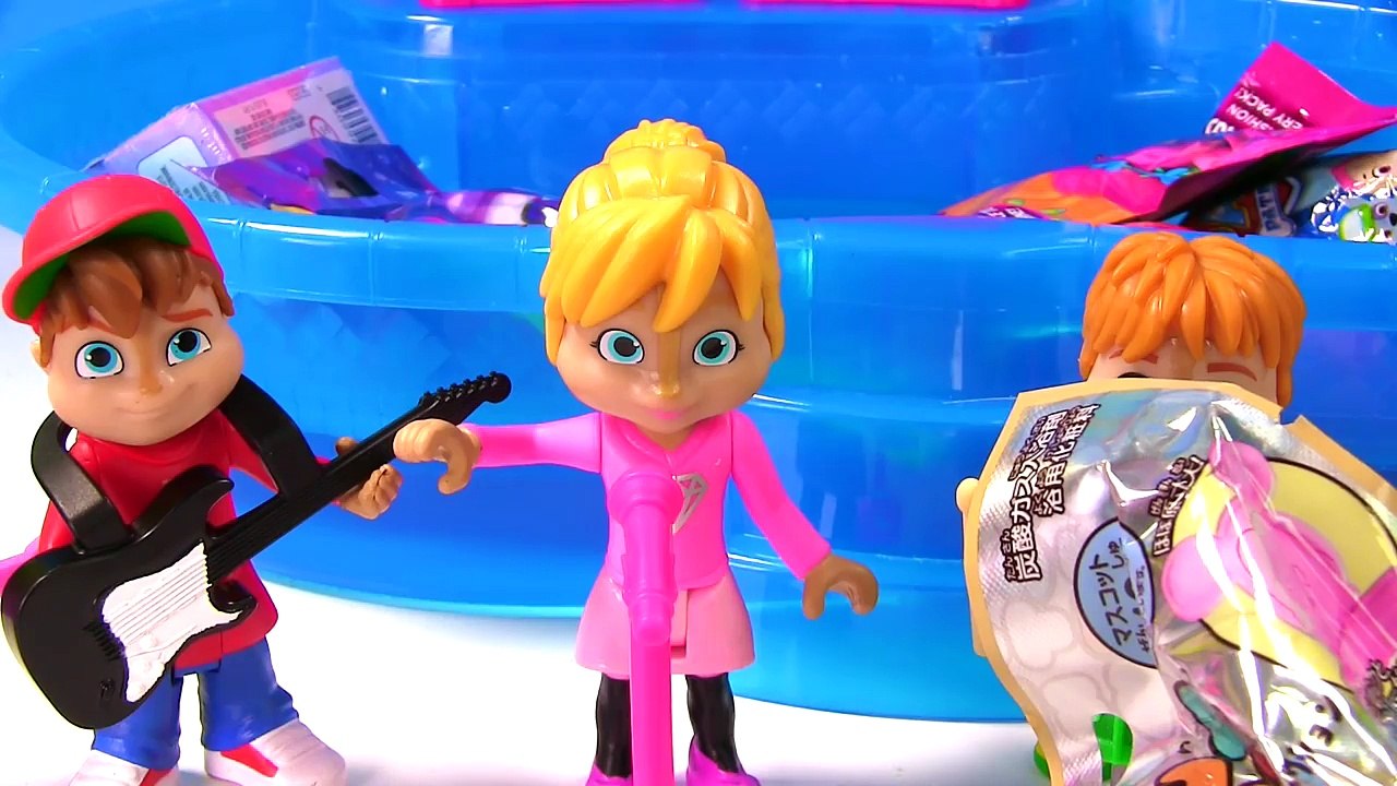 Alvin and the Chipmunks Dive in a Pool for Toy Surprises with a Bath Bomb!