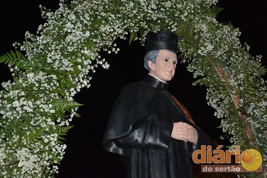Paróquia de Cajazeiras encerra festa de São João Bosco com multidão de fiéis e 'retorno' de padre