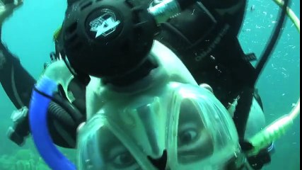 Ouvrir un oeuf sous l'eau.. qu'est-ce que ça donne ?