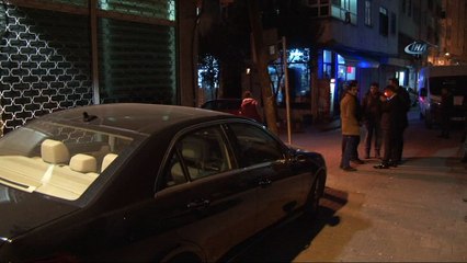 Zeytinburnu’nda bir kişi sokak ortasında kurşun yağmuruna tutuldu