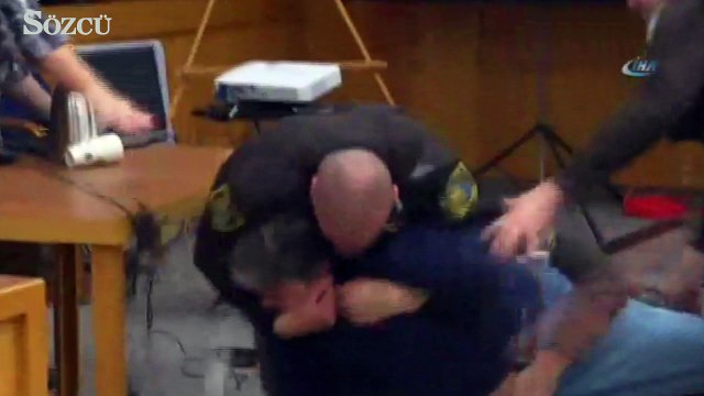 Larry Nassar mahkemede saldırıya uğradı