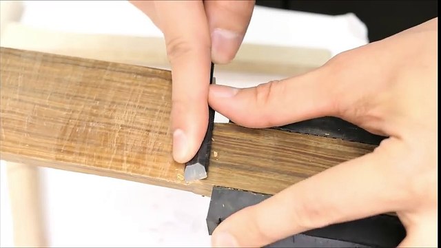 En bois !!! Ce couteau de cuisine coupe comme un vrai !