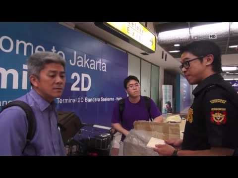 Pak Cik ini Mencoba Menawar Bea Masuk Barang Bawaanya - Customs Protection