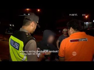 Video herunterladen: Pasangan Ini Kepergok Tim Elang Berantem di Pinggir Jalan 86