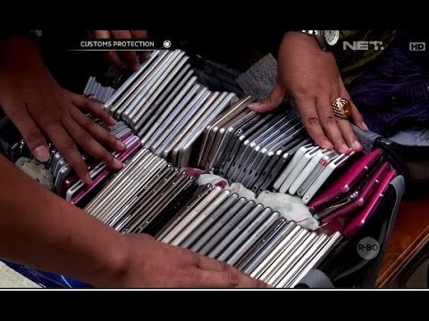 Petugas Gagalkan Penyelundupan Satu Koper Berisi HP Ilegal dari Batam - Customs Protection