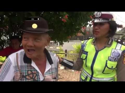 Bripda Rizka Dikejutkan Dengan Seorang Kakek Yang Minta Foto Bareng Dengannya - 86