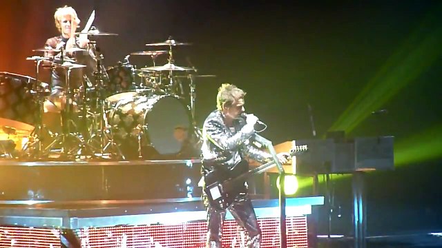 Muse - Star Spangled Banner + Interlude + Hysteria, Nassau Veterans Memorial Coliseum, Uniondale, NY, USA 10/23/2010