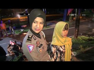 Remaja Ini Memakai Kerudung Dengan Gaya Limited Edition