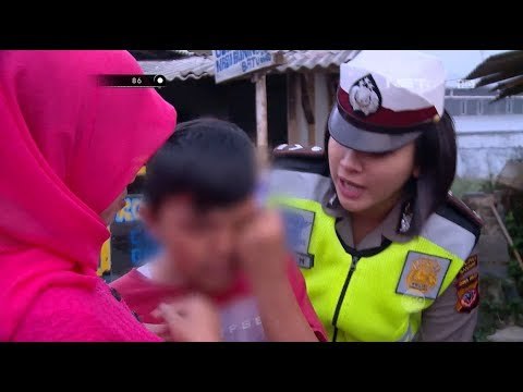 Anak Ini Ketakutan & Menangis Histeris Melihat Orangtuanya Ditilang - 86