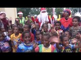 Kebahagiaan Pengungsi Tragedi Bersenjata Saat Kedatangan Santa Claus - 86