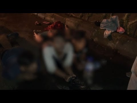 Asyik Mabuk, Sekumpulan Pria Ini Dibikin Sehat Sama Petugas - 86