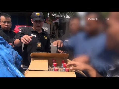 Sebuah Mobil Pickup Diciduk Saat Membawa Miras Ilegal - Customs Protection