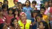 Entertaiment News - Oki Setiana Dewi membantu korban banjir