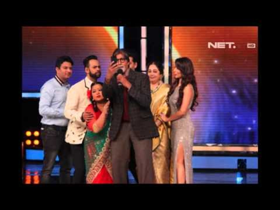 Entertainment News-Moment selfie ala Amitabh Bachan dan Shahrukh Khan