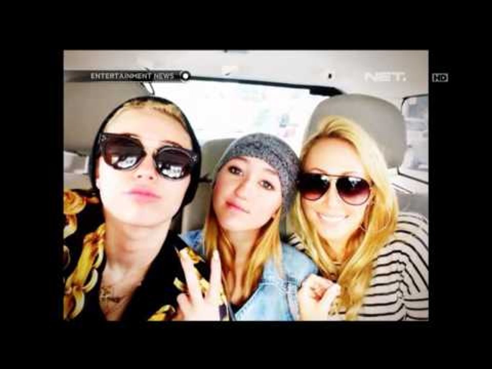 Bus Miley Cyrus hangus terbakar