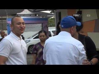 Kesibukan Ananda Mikola