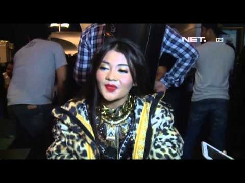 Entertainment News-Fashion etnik Indah Dewi Pertiwi