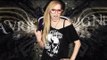 Bergaya imut ala Avril Lavigne