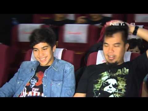 EL membeli Gitar The Beatles dari hasil syuting sinetron