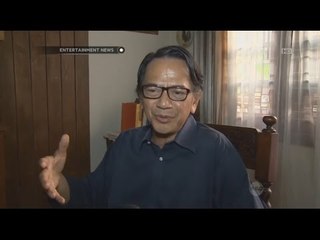Ray Sahetapi menulis sebuah buku