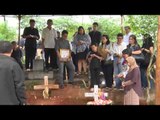 Pemakaman Ibunda Jonathan Frizzi