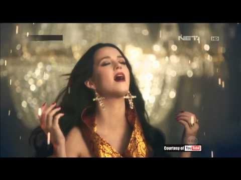 Katy perry menulis buku kisah cintanya