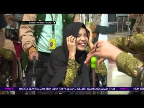 Dewi Sandra Berangkat Umroh Dengan Kondisi Kaki Cedera