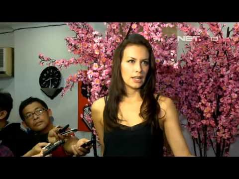 Entertainment News - Sophia Muller buat Otobiografi